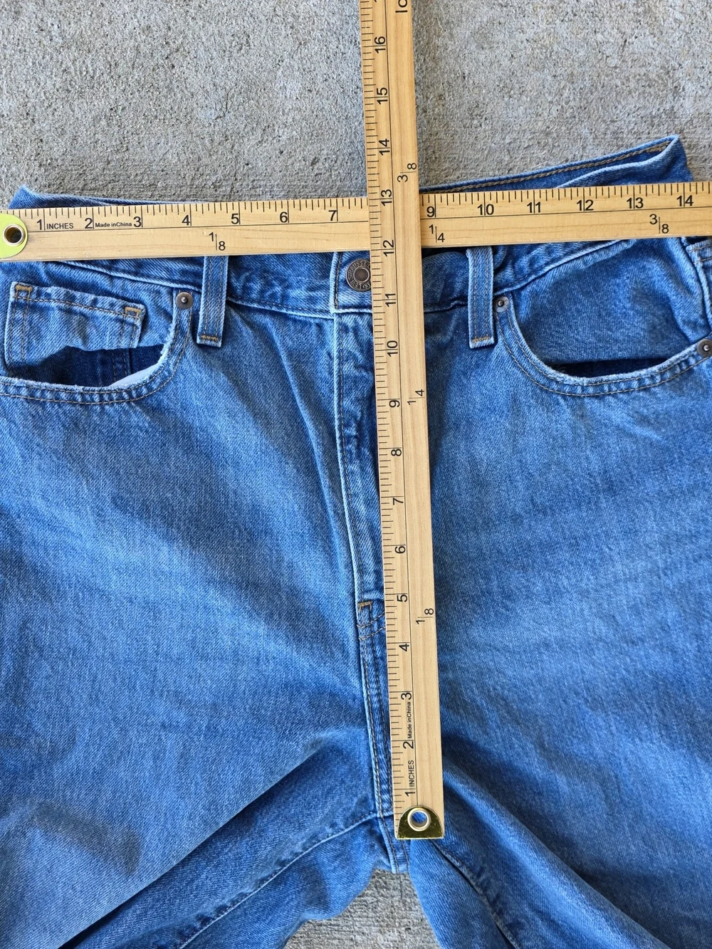 Levi’s High Waisted Straight Jeans Distressed W28